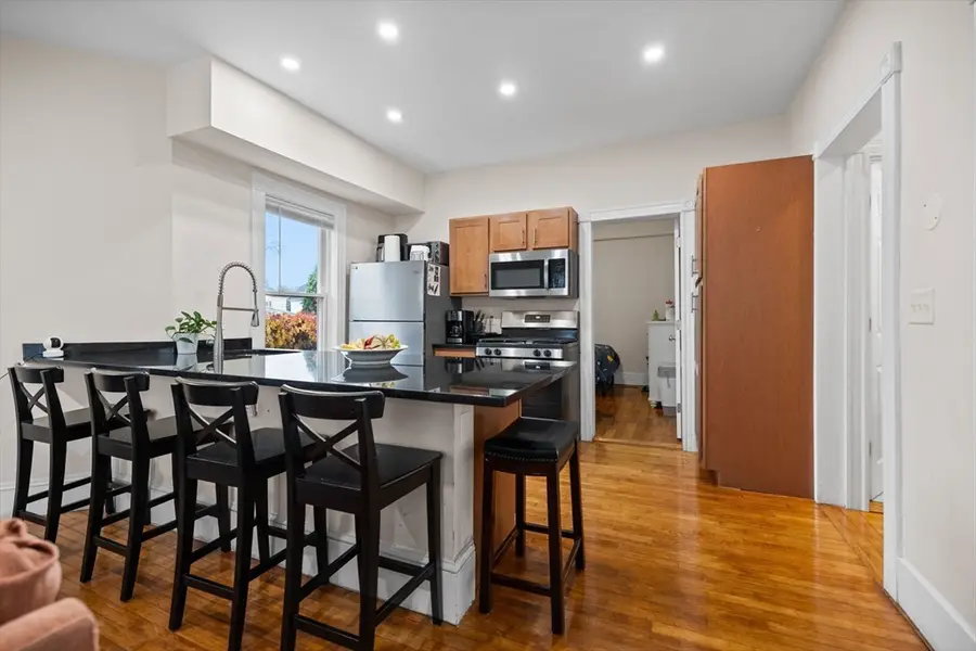 33 Clinton St, Framingham, MA 01702 - Image #2