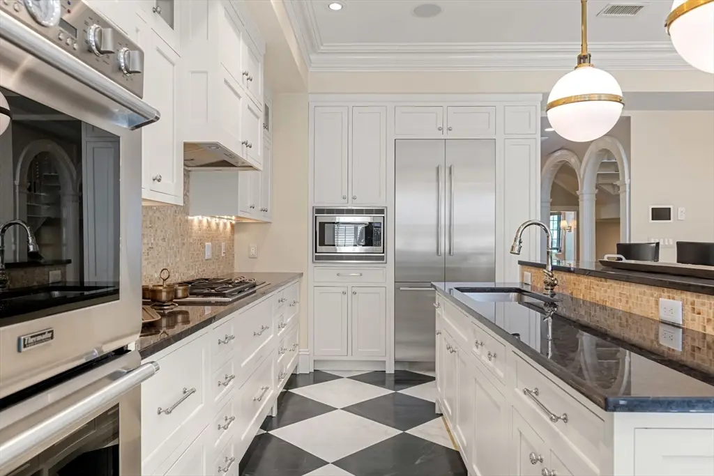 190 Marlborough #C, Boston, MA 02116 - Image #1