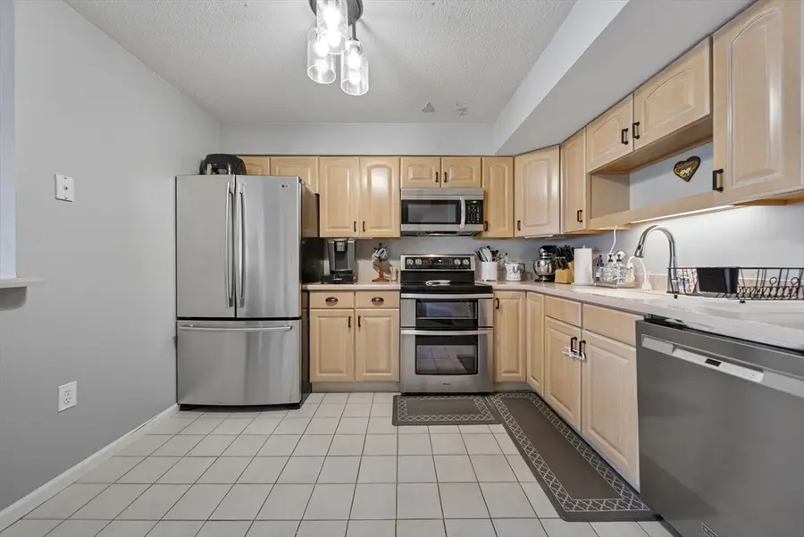 27 Weatherly Dr #27, Salem, MA 01970 - Image #2