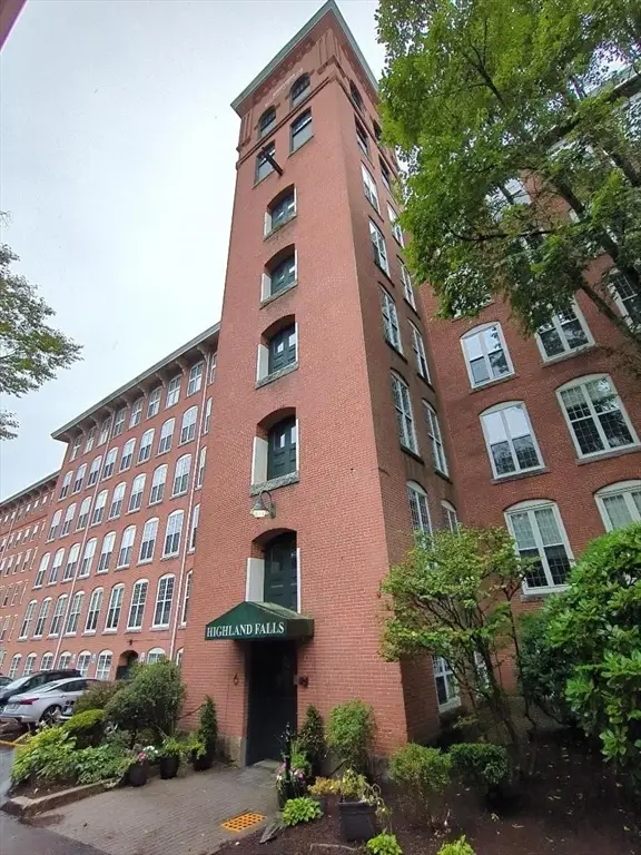 2 School #311, Lincoln, RI 02802