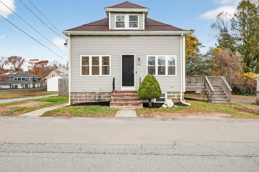 228 Dickinson St, Fall River, MA 02721 - Image #3