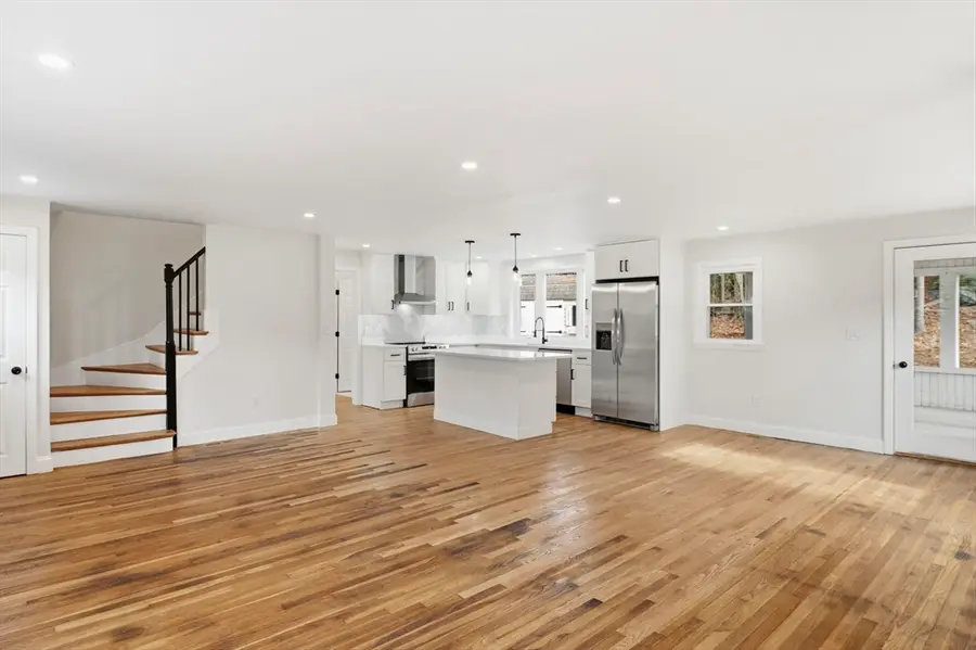 5 Shady Lane Dr, Burlington, MA 01803 - Image #2