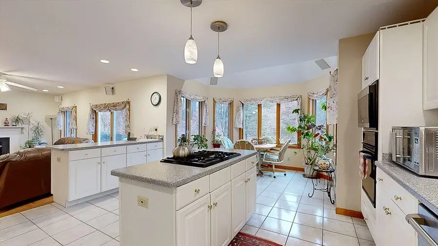 51 Sheffield Dr, Belchertown, MA 01007 - Image #3