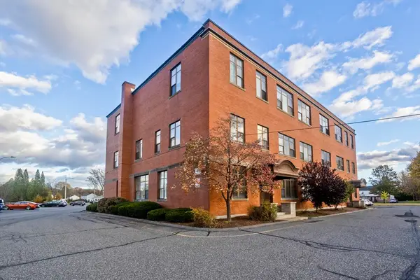 90 Mckinstry Ave #117, Chicopee, MA 01013