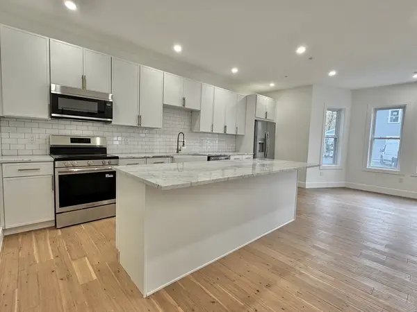 20 Broad St #6, Medway, MA 02053