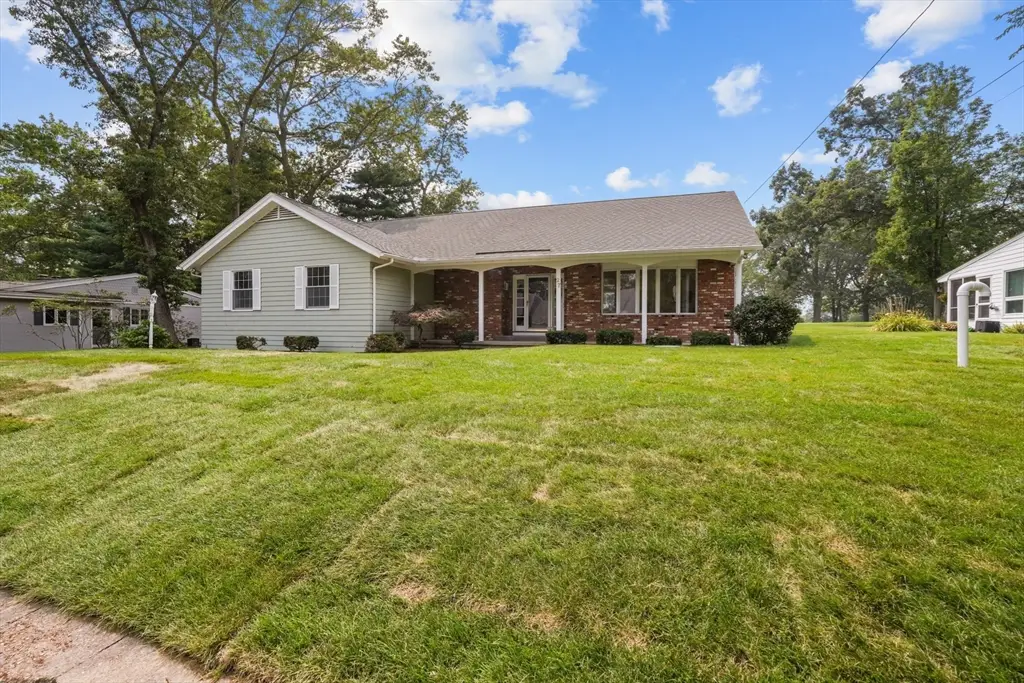 27 Marlaine Dr, Seekonk, MA 02771 - Image #1