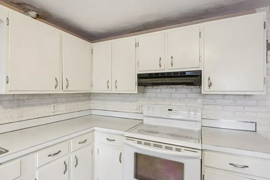 9 Flash Rd, North Reading, MA 01864 - Image #2