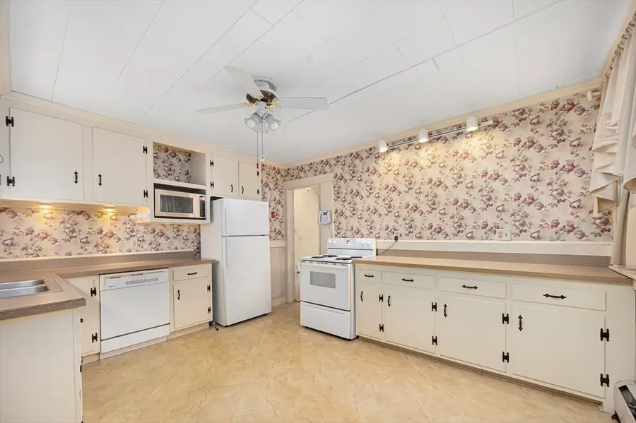 1076 Hill Street, Northbridge, MA 01588 - Image #3