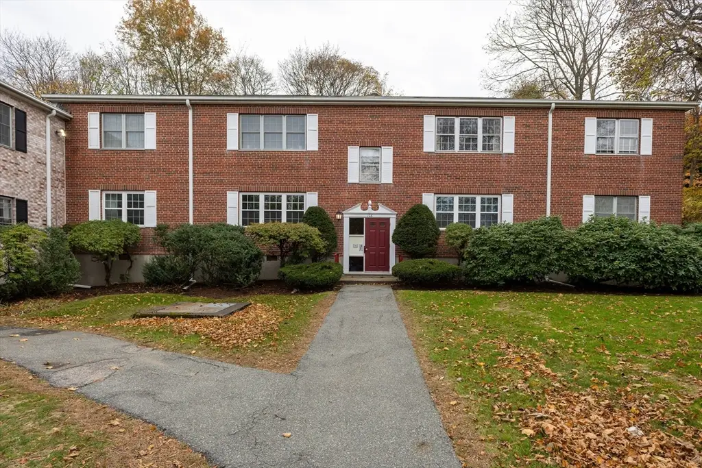 108 Lake Shore Rd #4, Boston, MA 02135 - Image #1