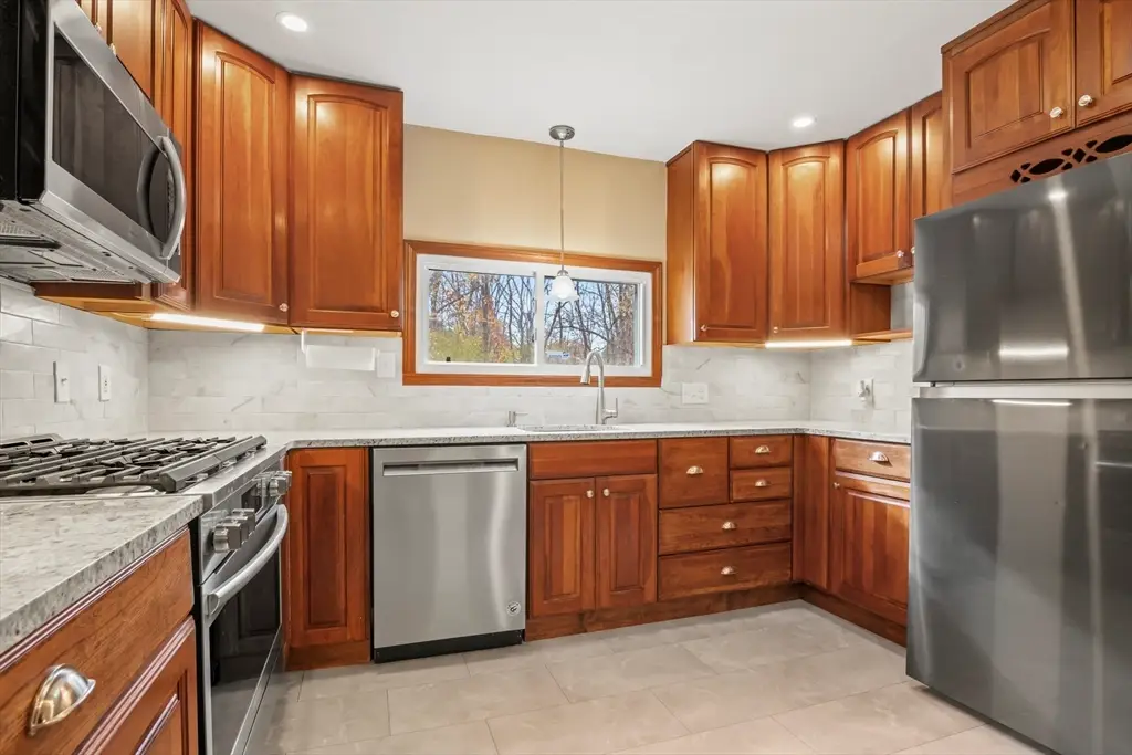 296 Astle Street, Tewksbury, MA 01876 - Image #1