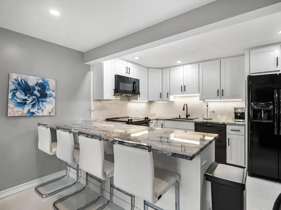 360 Littleton Rd #D4, Chelmsford, MA 01824 - Image #3