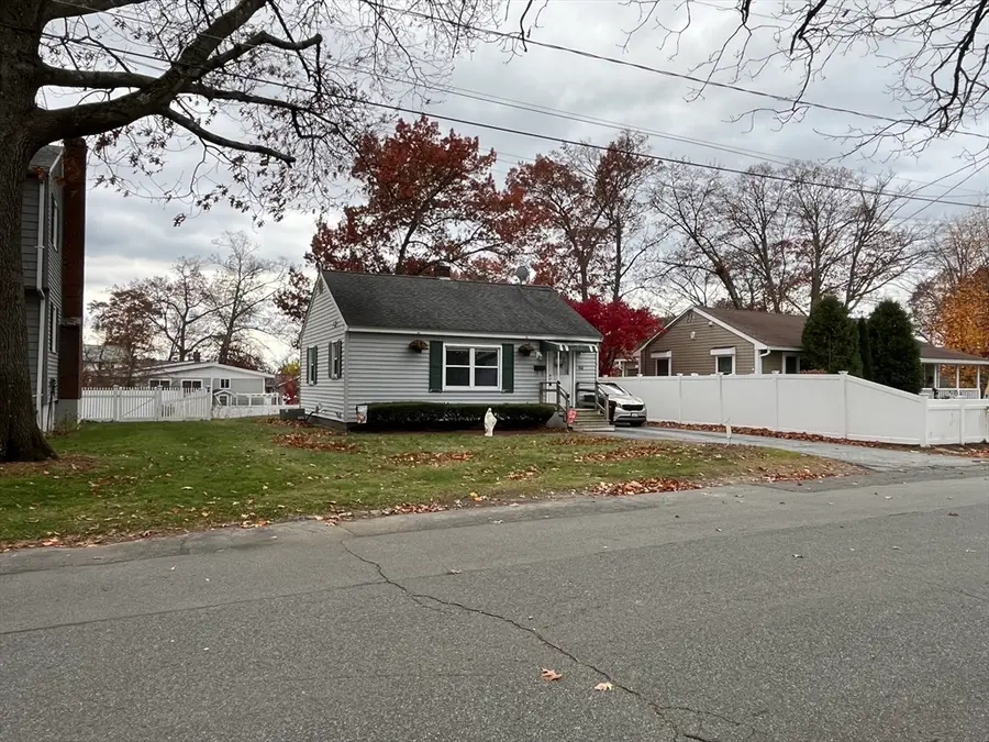 94 Fleming St, Lowell, MA 01851 - Image #2