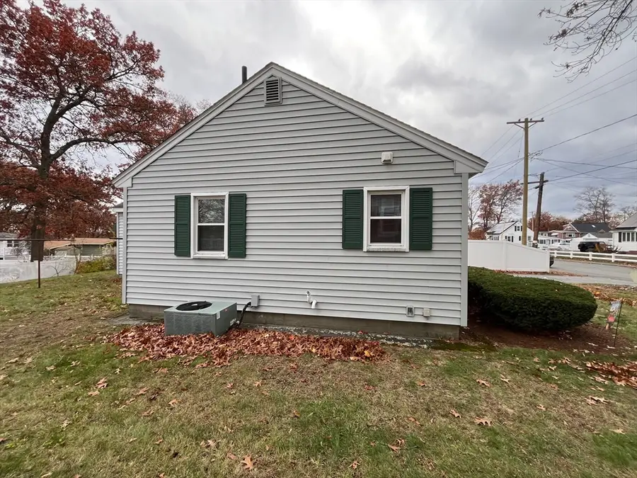 94 Fleming St, Lowell, MA 01851 - Image #3