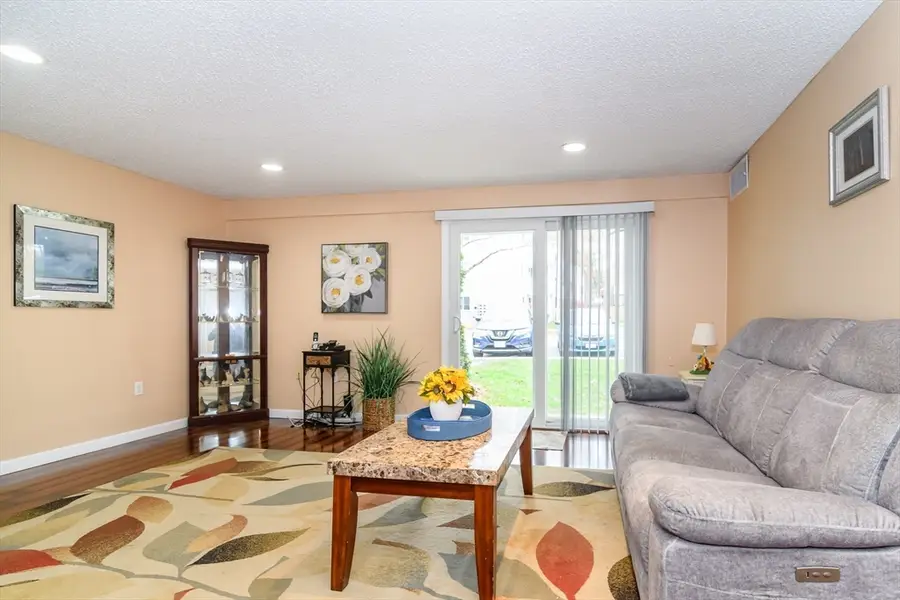 46 Silver Hill Ln #1, Natick, MA 01760 - Image #2