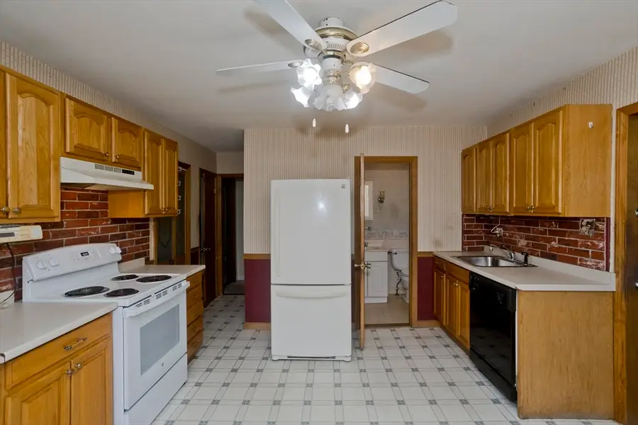 62 Jennings St, Chicopee, MA 01020 - Image #3