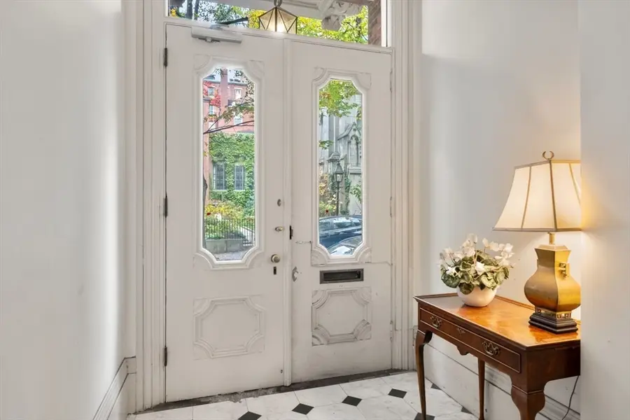 32 Chestnut Street #2, Boston, MA 02108 - Image #3