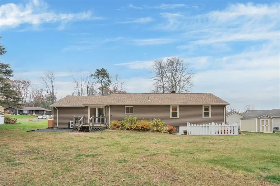 8 Glenn Dr, Wilbraham, MA 01095 - Image #2