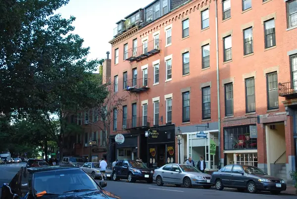 75 Charles Street #4B, Boston, MA 02114