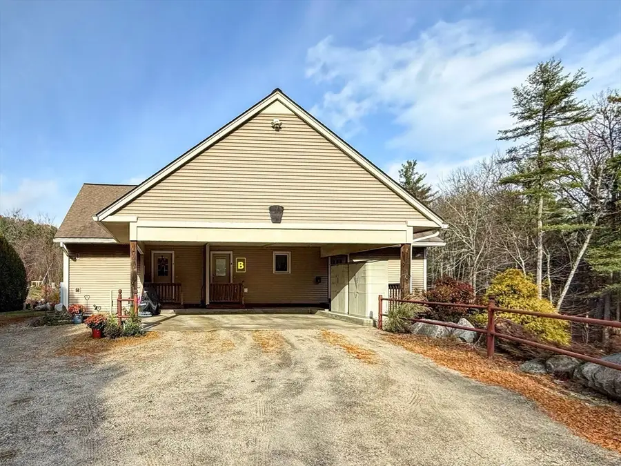 17 Mountain St #B, Haydenville, MA 01039 - Image #2
