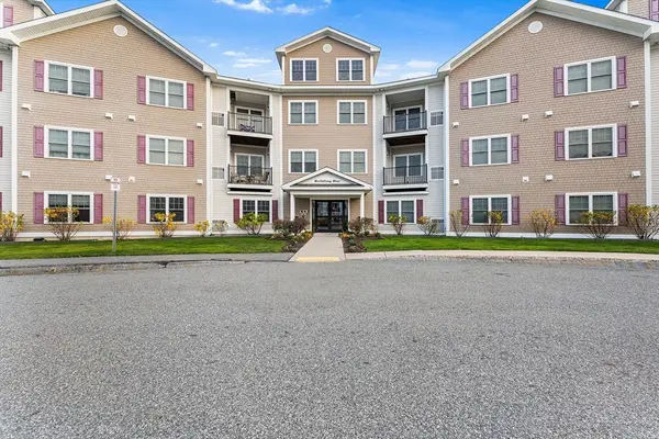 360 Andover St #1310, Danvers, MA 01923