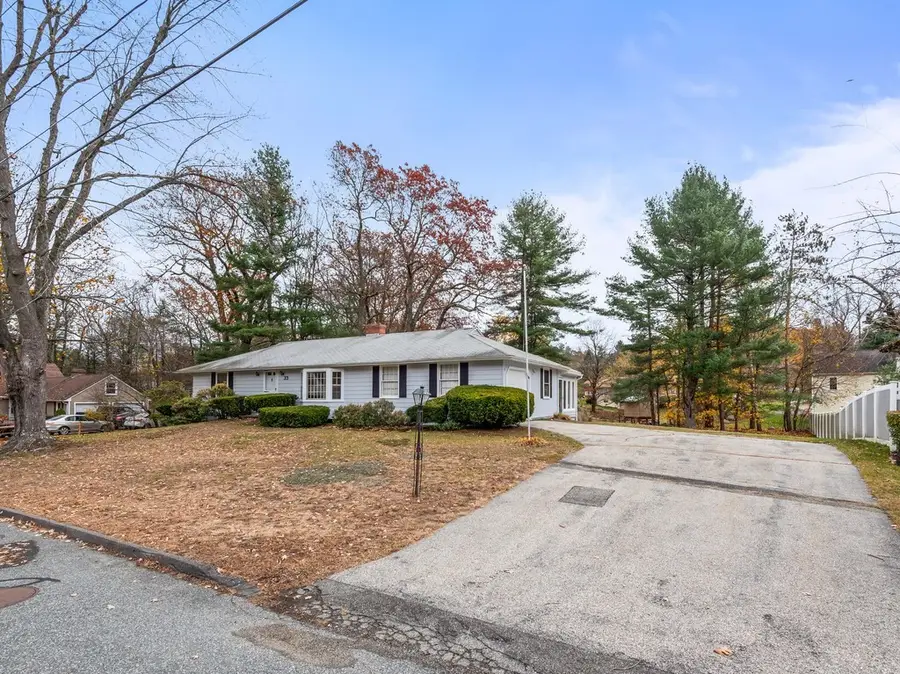 33 Meadow Wood Dr, Holden, MA 01520 - Image #3