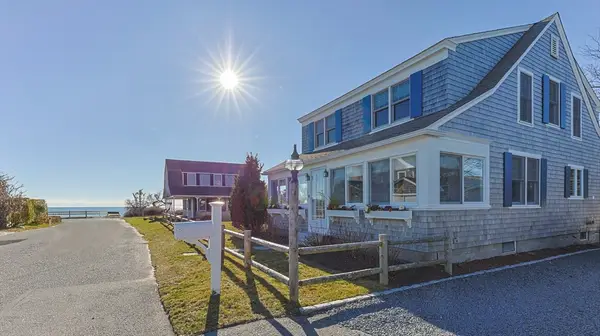 8 Wyndemere Bluffs Road, Harwich, MA 02646