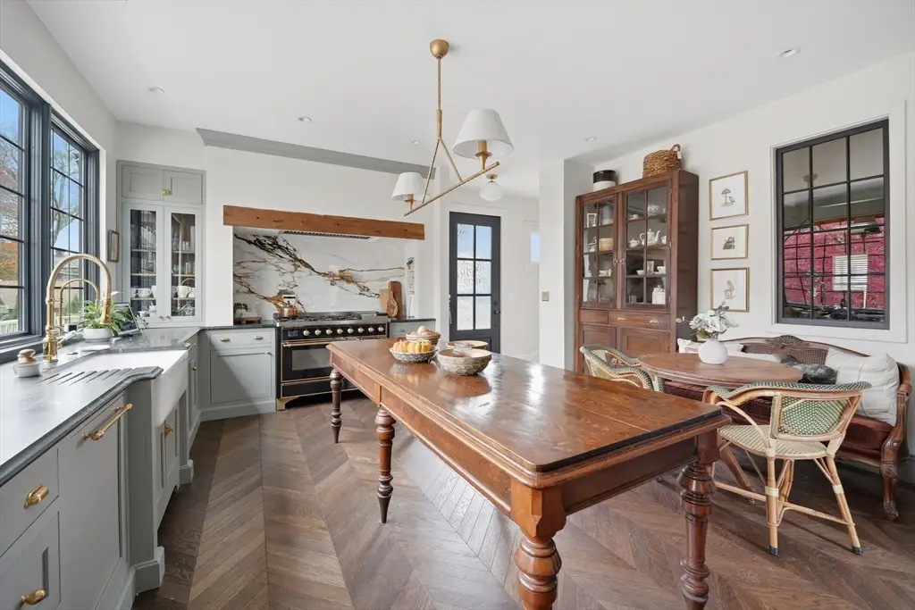 151 Lincoln Street, Holyoke, MA 01040 - Image #1