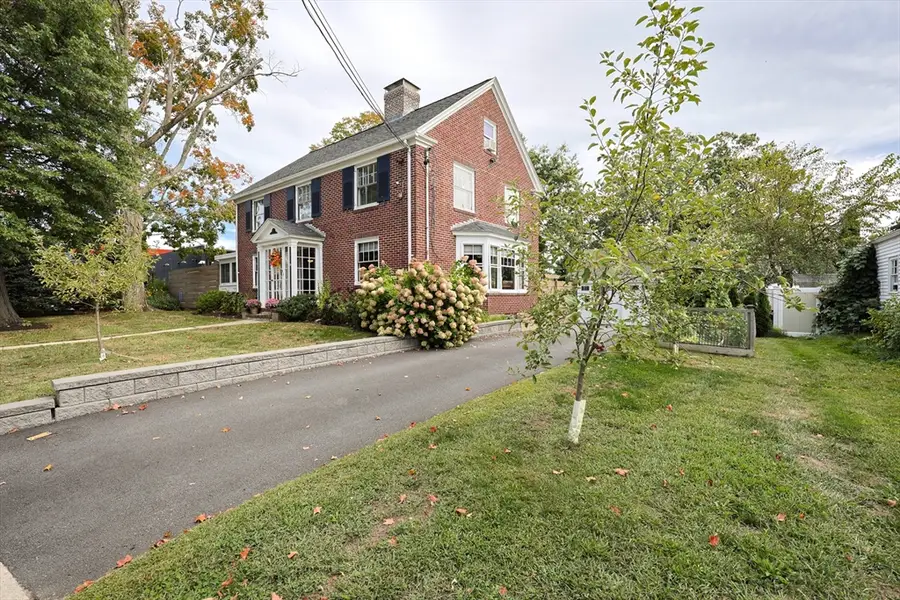 25 Brewster Rd, Framingham, MA 01702 - Image #2