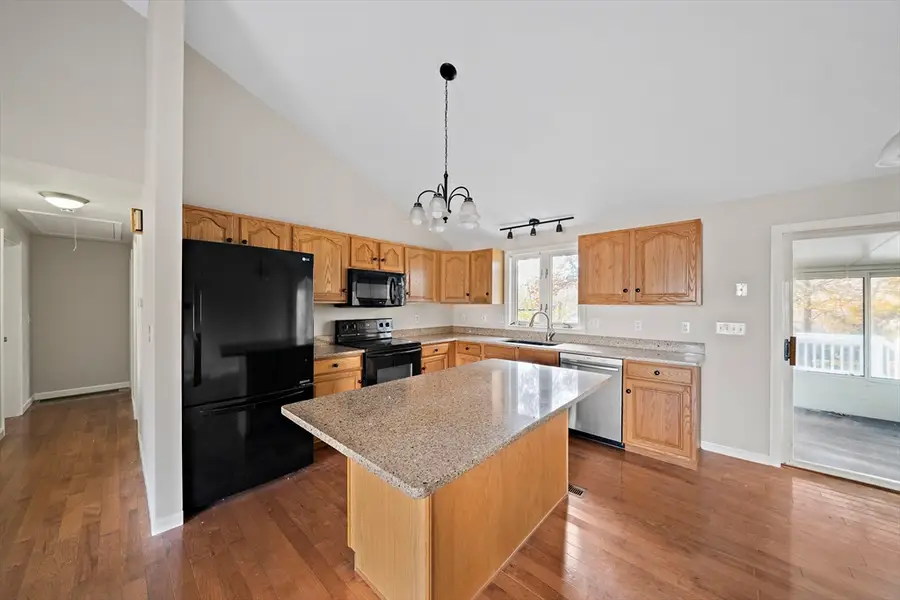 31 Kevin Dr, Attleboro, MA 02703 - Image #3