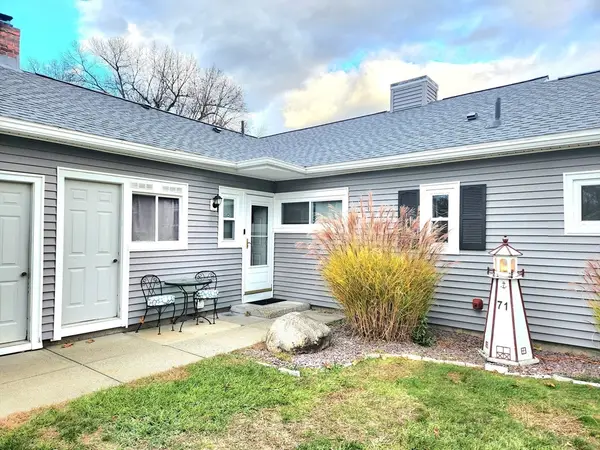 71 Greenwood Ter #71, Chicopee, MA 01022