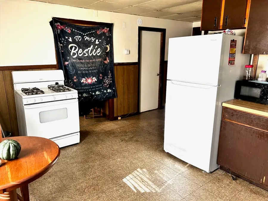 16 Abbey St, Chicopee, MA 01013 - Image #3