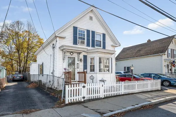 13 Lundberg St, Lowell, MA 01852