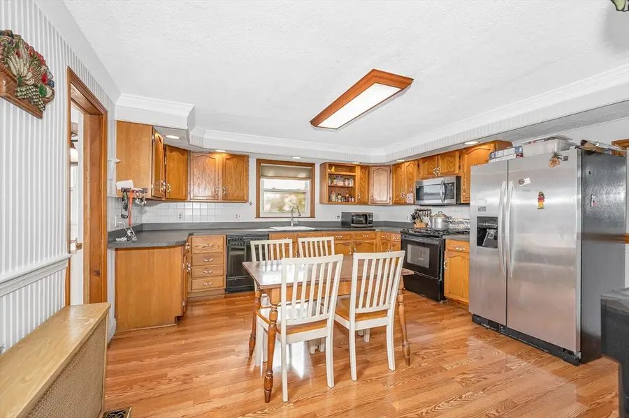 13 Lundberg St, Lowell, MA 01852 - Image #2