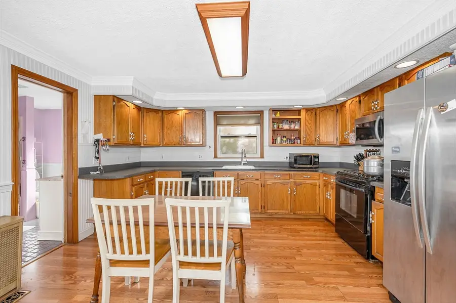 13 Lundberg St, Lowell, MA 01852 - Image #3