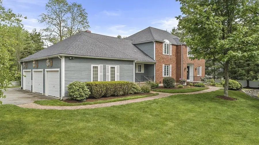 15 Kensington Dr, Canton, MA 02021 - Image #2