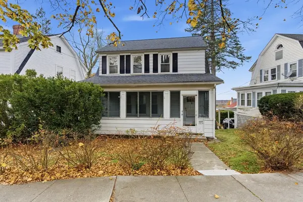 284 Beacon St, Lowell, MA 01850