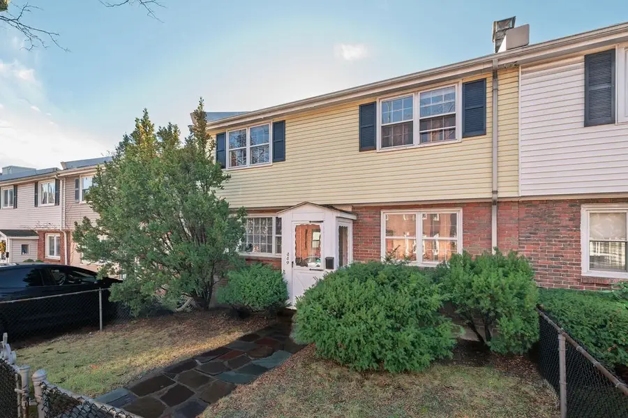 449 E 5th St, Boston, MA 02127 - Image #2