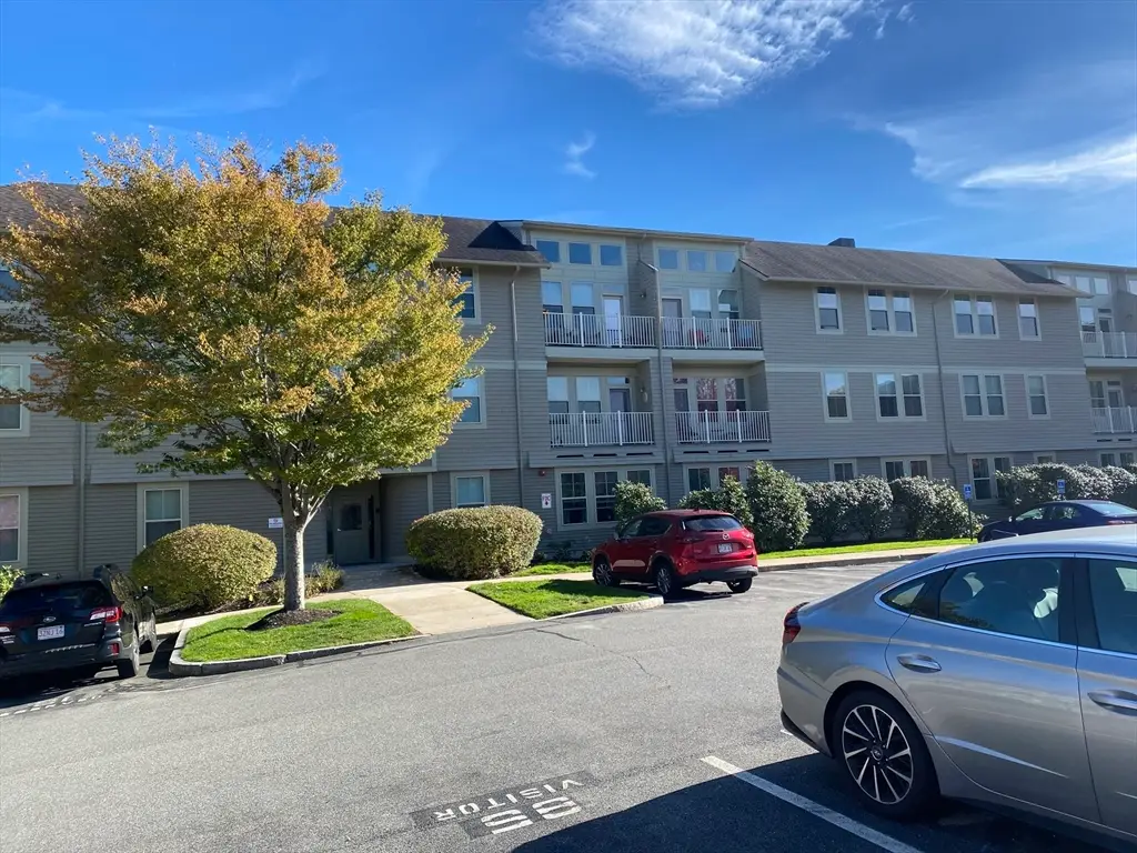 3 Harvest Dr #303, North Andover, MA 01845 - Image #1