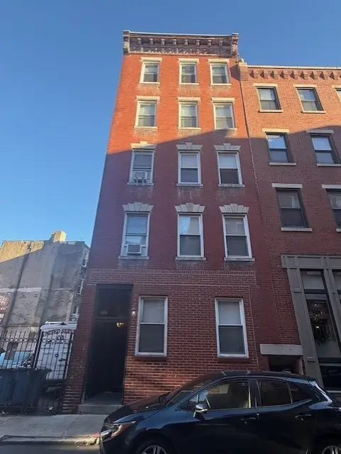 10 Garden Court St, Boston, MA 02113