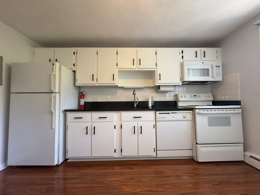 11 Woodcrest Ct #5, Weymouth, MA 02190 - Image #3