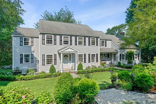 56 Chapel St, Duxbury, MA 02332