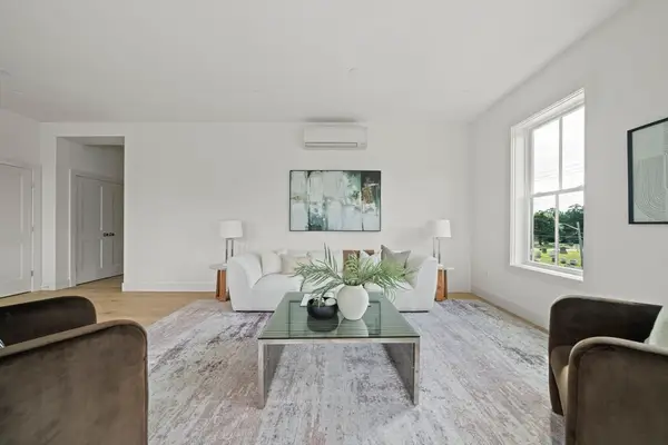 105 Sea St #203, Quincy, MA 02169