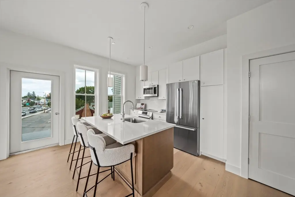 105 Sea St #105, Quincy, MA 02169 - Image #1