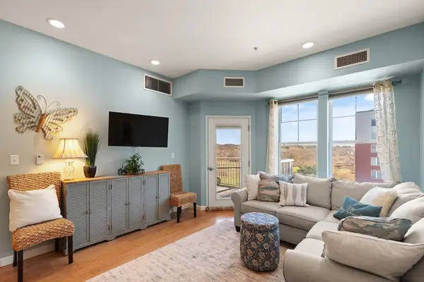 36 Village #506, Middleton, MA 01949