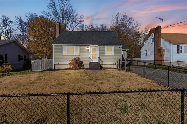 922 Centre St, Brockton, MA 02302