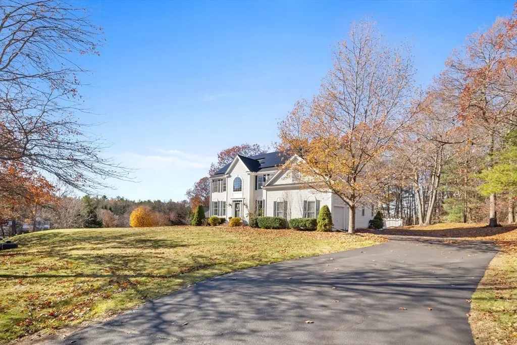 25 Glen Rd, Hopkinton, MA 01748 - Image #1