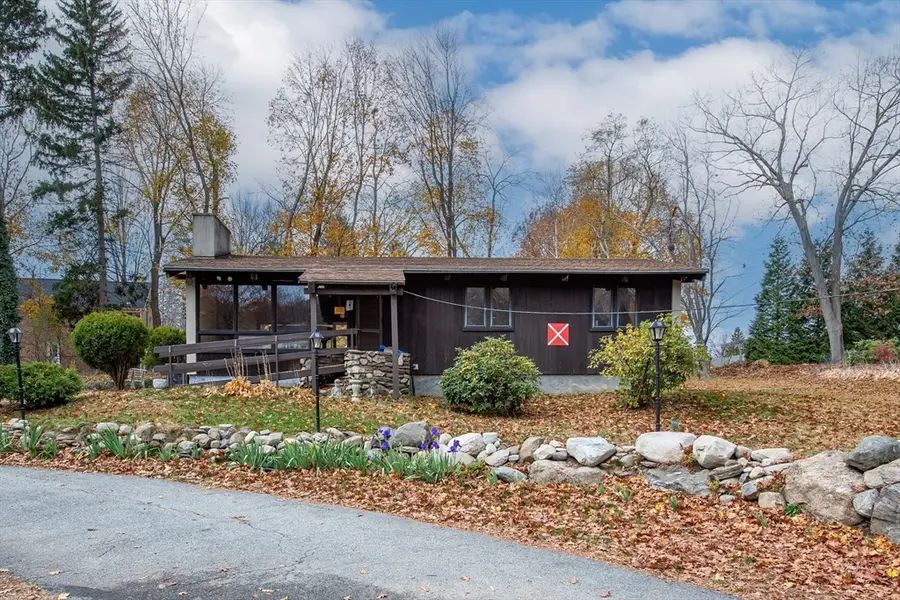 826 Osgood St, North Andover, MA 01845 - Image #2