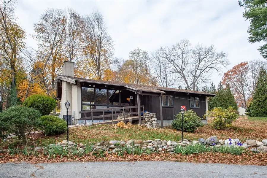 826 Osgood St, North Andover, MA 01845 - Image #3