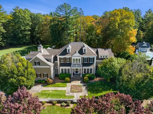 120 Deerfield Ln, Hanover, MA 02339