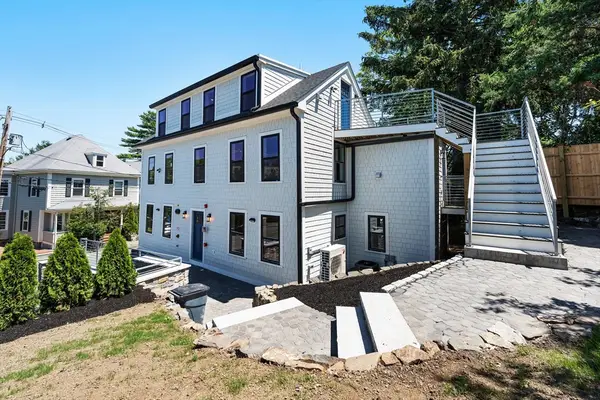 290 Washington St #2, Marblehead, MA 01945